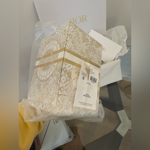 Christian Dior VIP Snow Globe 2024, NWB! - Picture 5 of 12